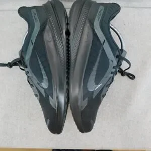 Nike | Shoes | Nike Men Quest 5 Running Sneaker Black Dark  display picture 3